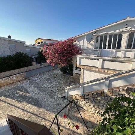 Emko Apartmens Vir Apartman Kültér fotó